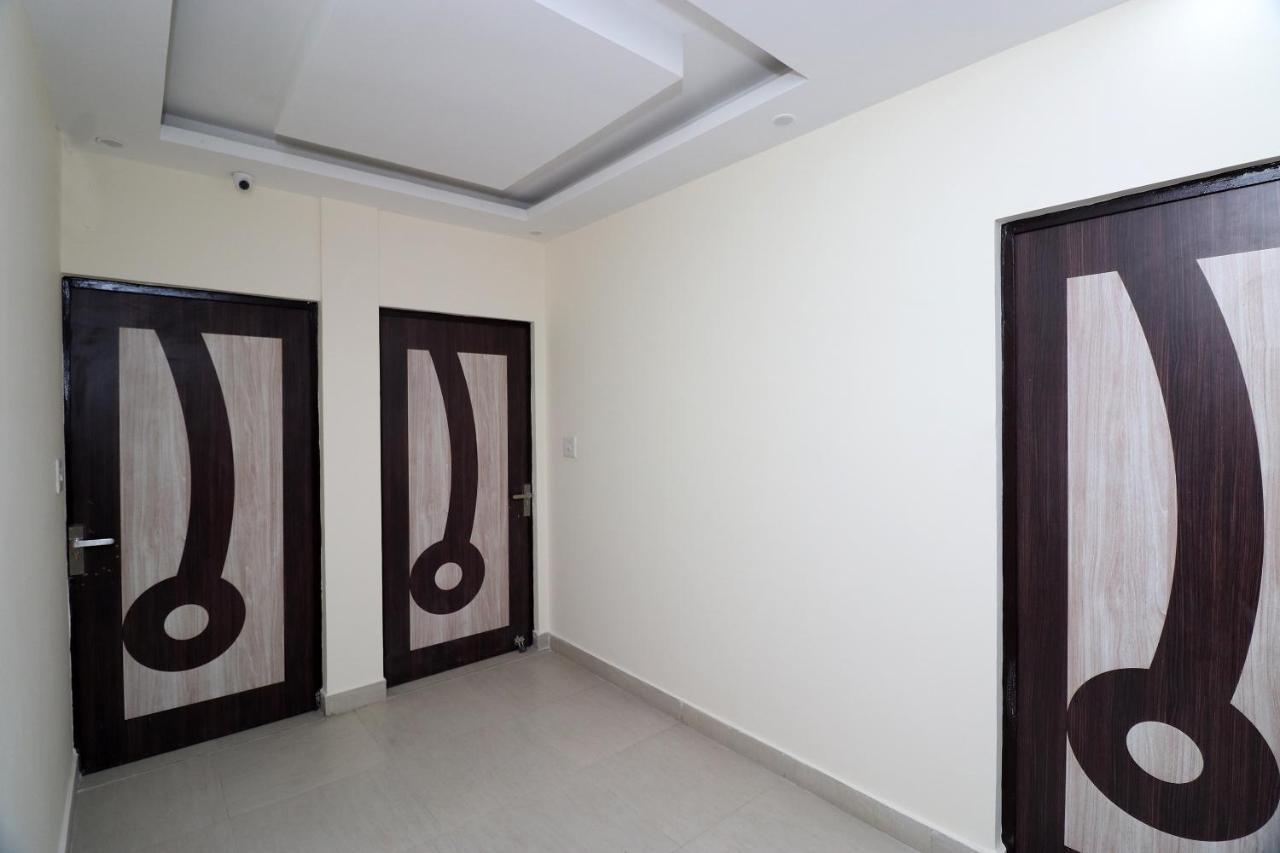 Oyo 25130 Hotel Royal Inn Nowe Delhi Zewnętrze zdjęcie